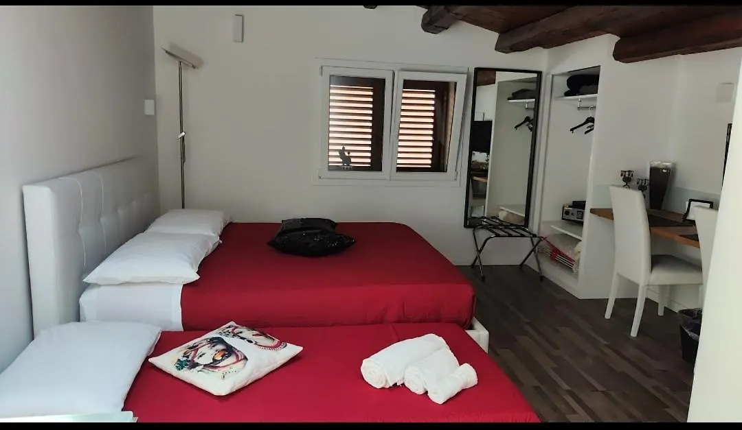 ** Bed & Breakfast San Francesco Rooms And Apartment With Terrace In Palermo Locazione Turistica Italy