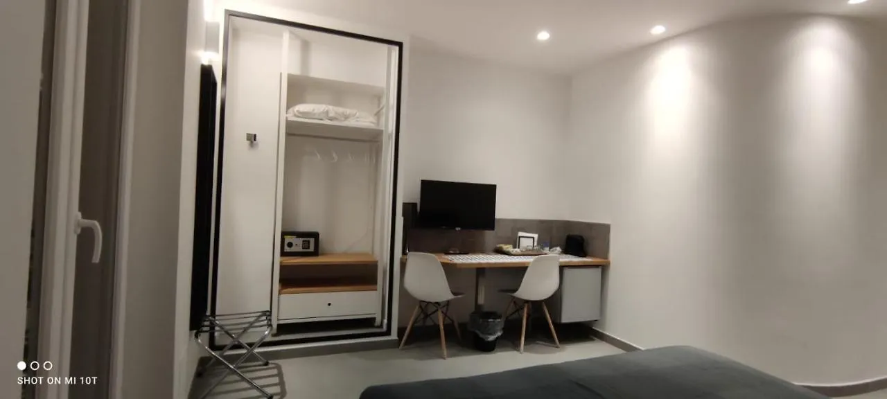 San Francesco Rooms And Apartment With Terrace In Palermo Locazione Turistica 2*,