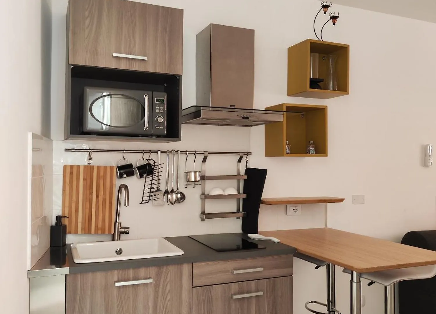 San Francesco Rooms And Apartment With Terrace In Palermo Locazione Turistica 2*,  Italy